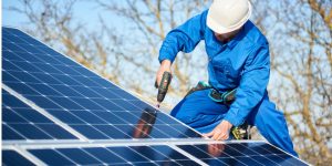 Installation Maintenance Panneaux Solaires Photovoltaïques à Geyssans
